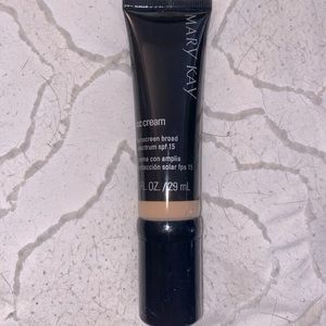 NEW Mary Kay cc cream light to medium